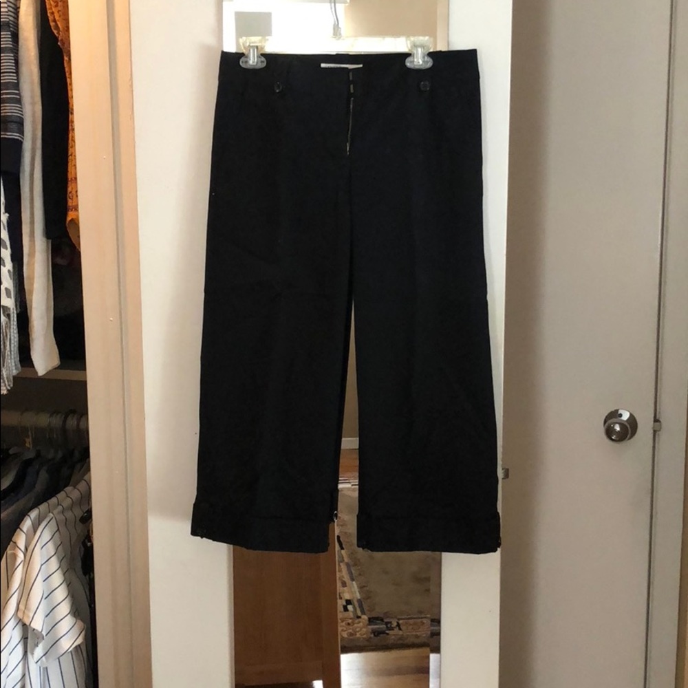 Black capris